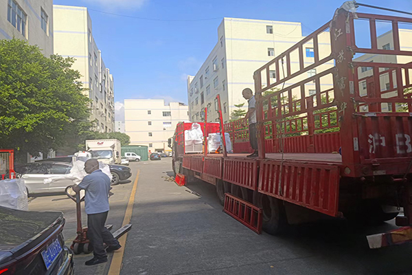  mg冰球突破科技-美东汇成医疗自动化装备今日交付