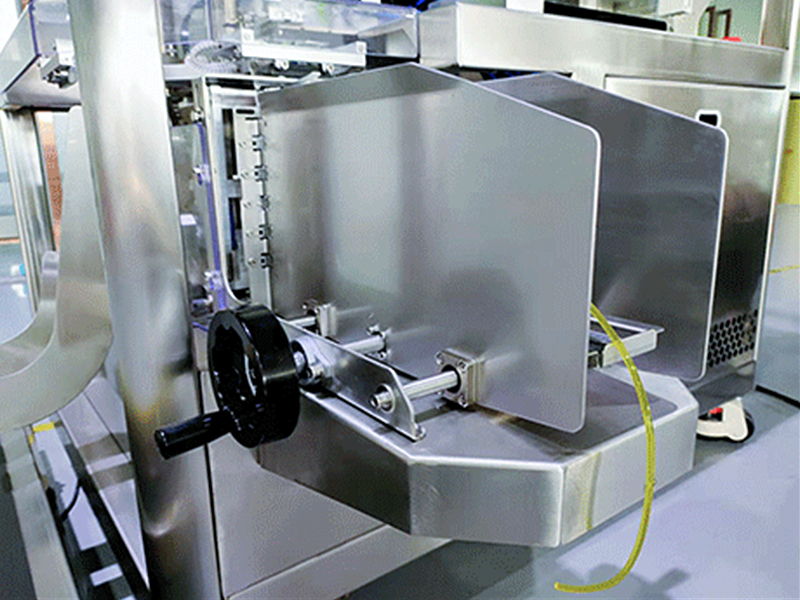 面膜自动折膜机企业走向智能化、标准化生产的标记