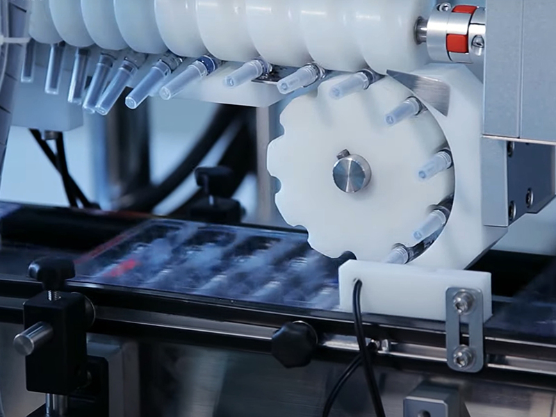 注射器自动吸塑包装机：提升医疗耗材生产效率与包装质量的焦点装备